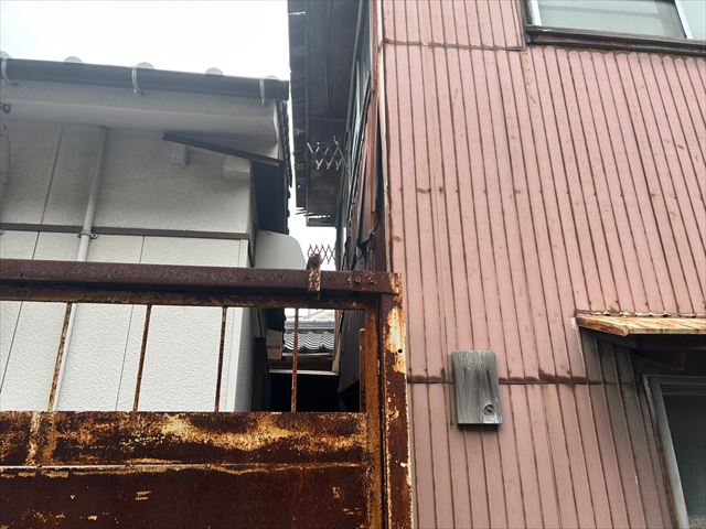 トタン外壁のめくれ・剝がれ